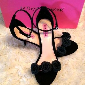 Betsey johnson bromme heels